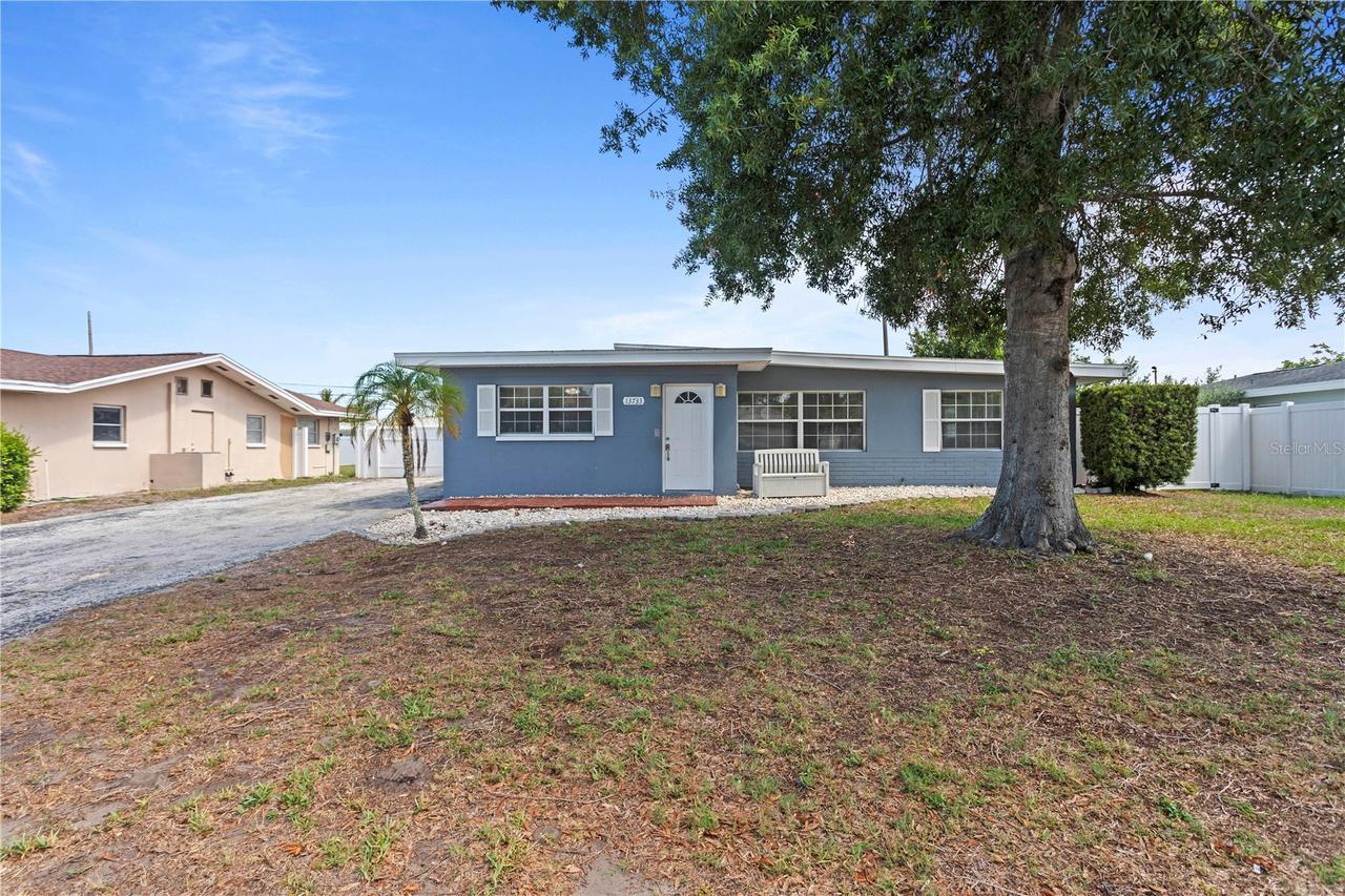 13733 Trinidad Dr., Seminole, FL 33776