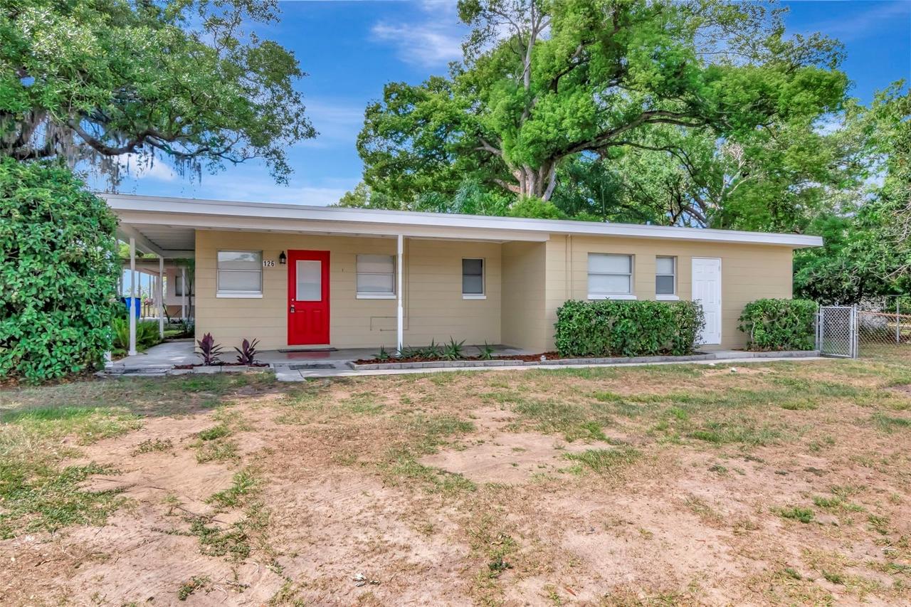 126 Kingsway Rd., Brandon, FL 33510