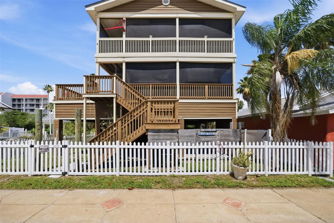 19105 Whispering Pines Dr., Indian Shores, FL 33785
