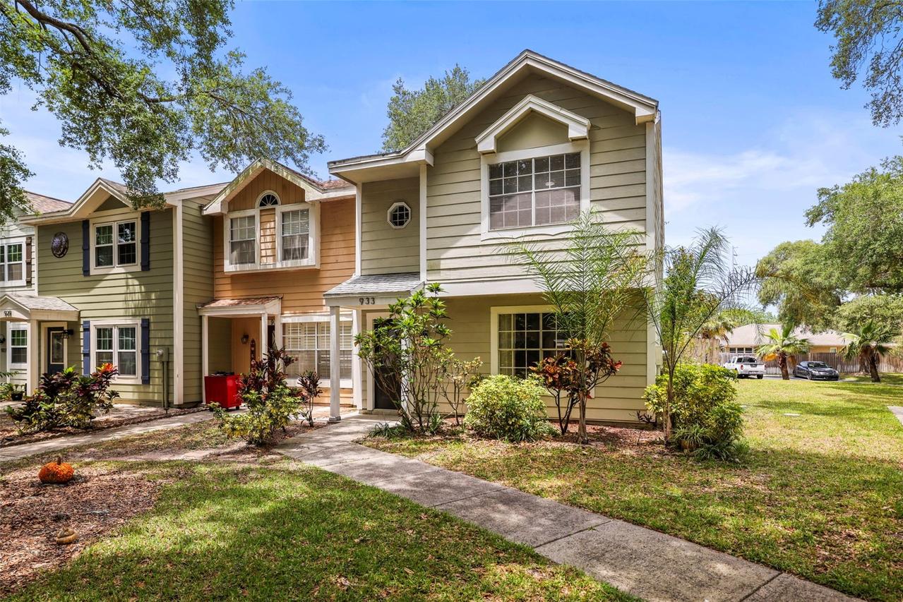 933 Hamilton Ct., Palm Harbor, FL 34683