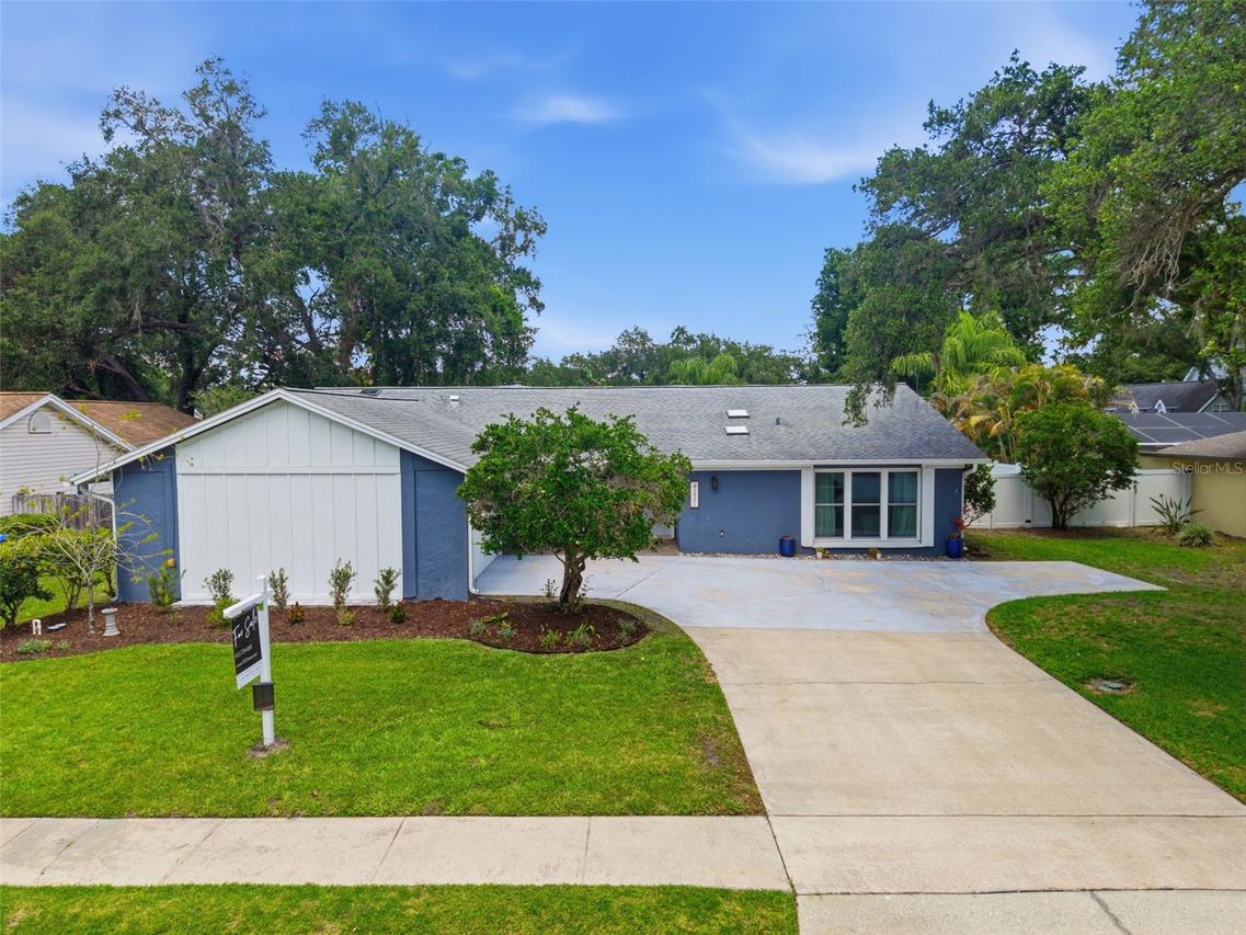 4221 Water Oaks Ln., Tampa, FL 33618