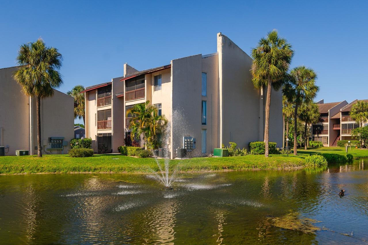 8602 Champlain Ct. #93, Tampa, FL 33614