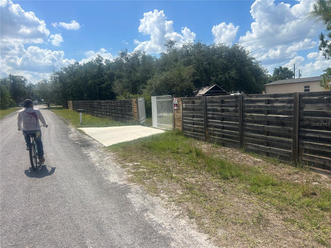 4 Eden Cemetery Rd., Frostproof, FL 33843