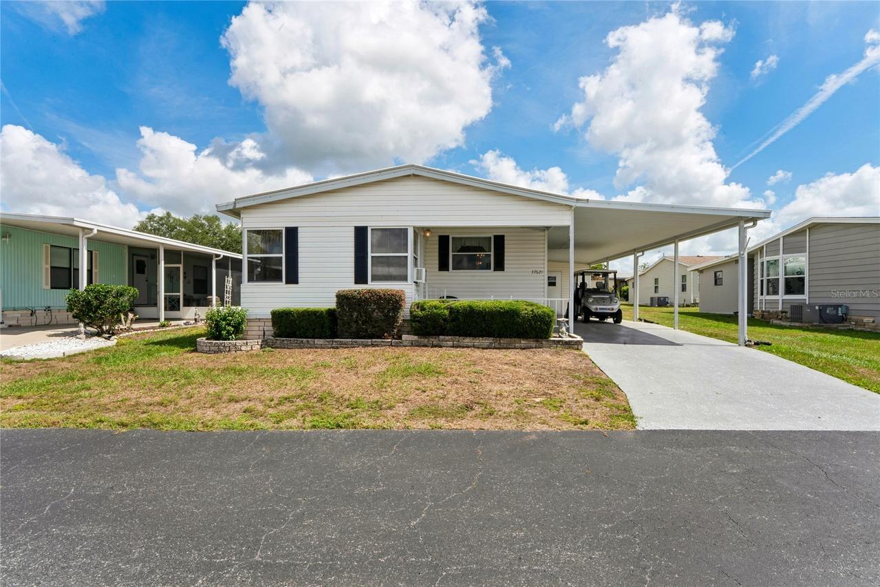 37621 Rosalita Ave., Zephyrhills, FL 33541