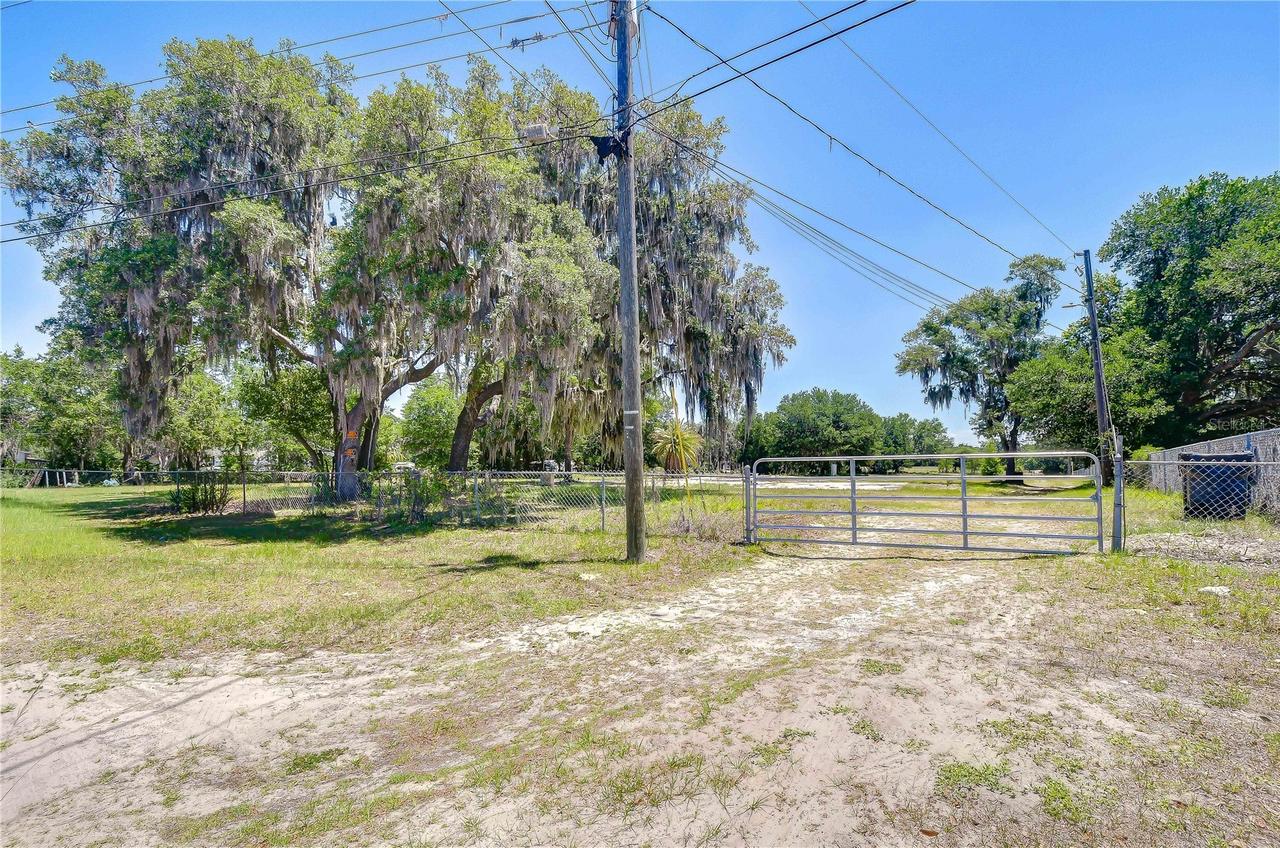 8706 Mary Ivy Dr., Plant City, FL 33567