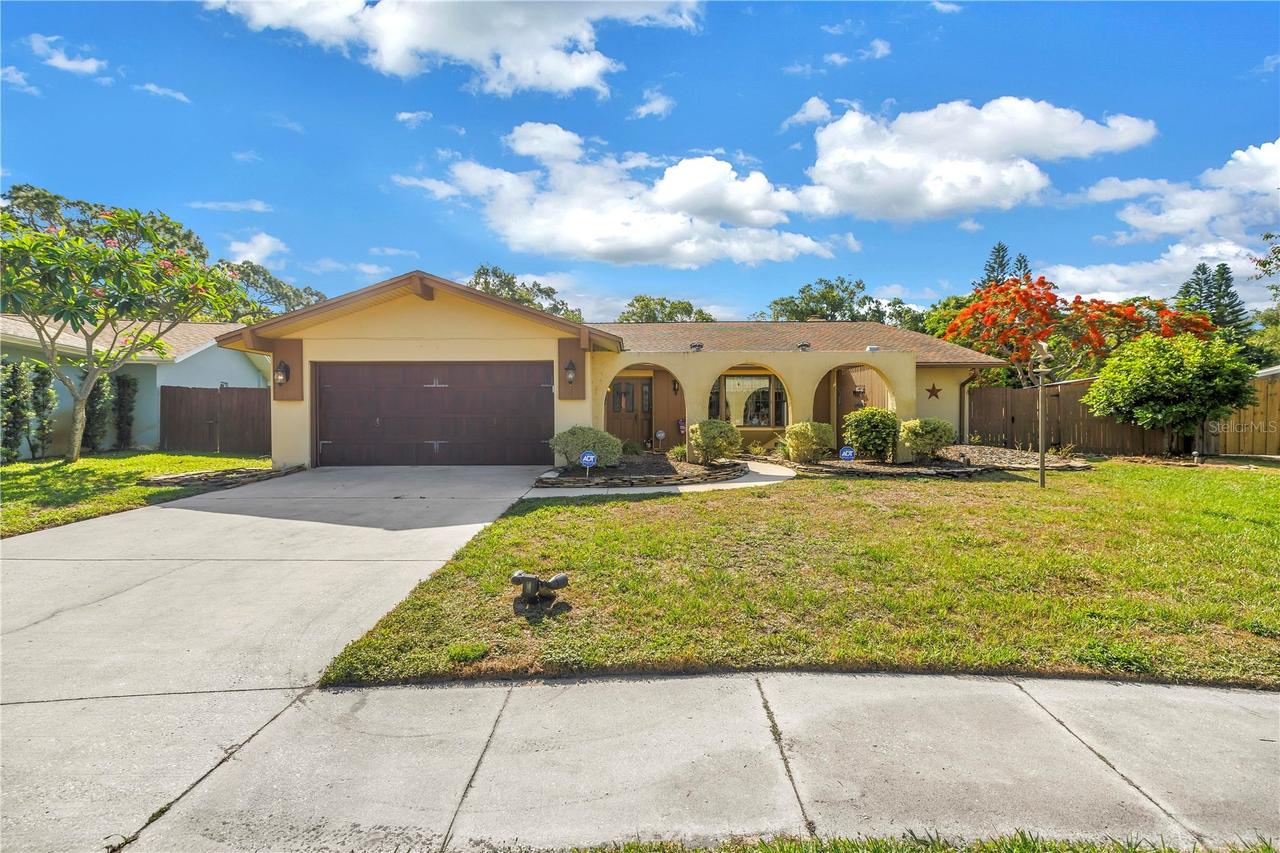 10657 Del Prado Dr., Largo, FL 33774