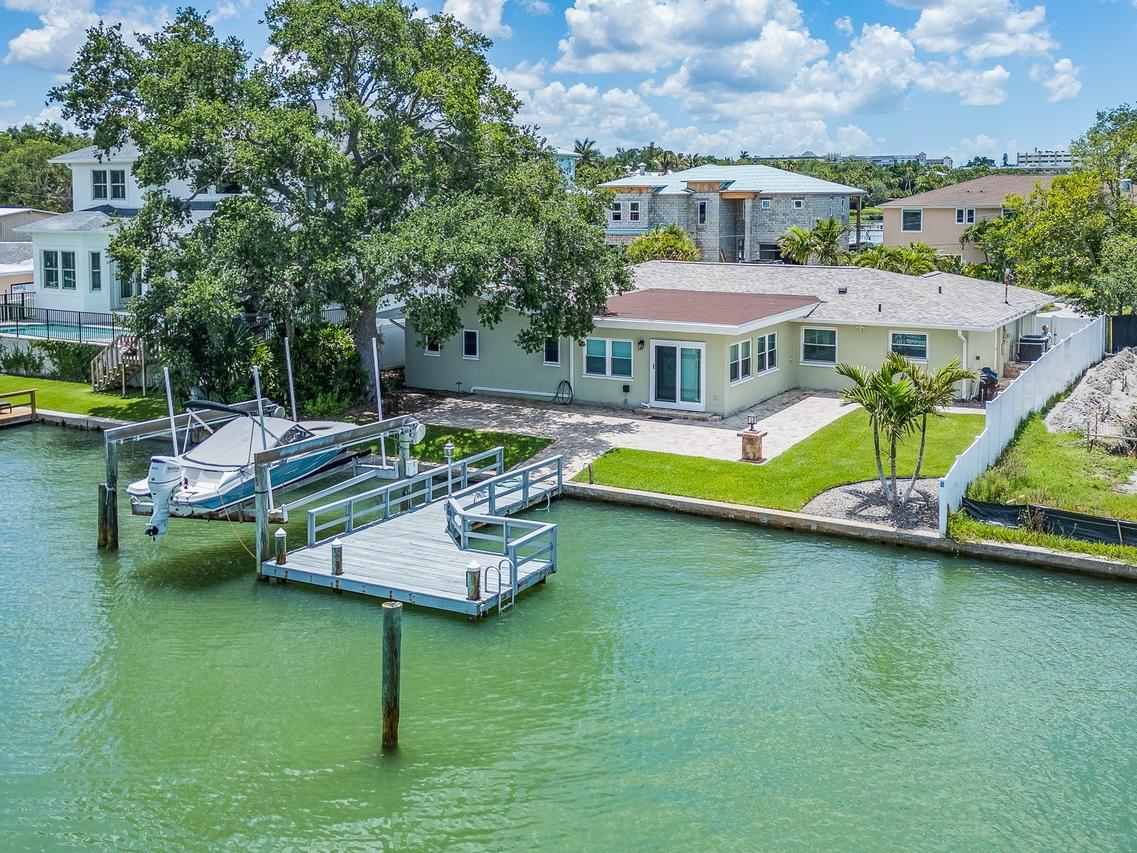 40 Sunset Bay Dr., Belleair, FL 33756