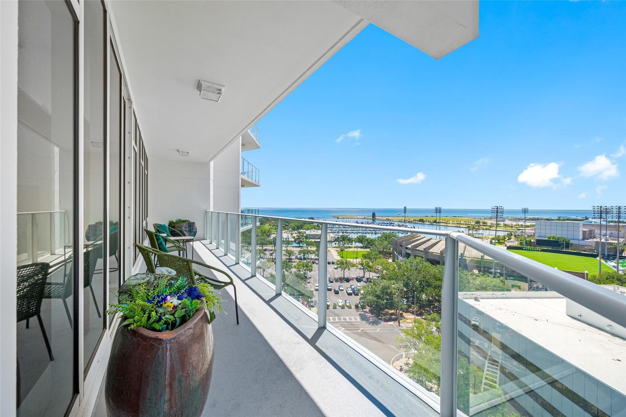 175 1st St. #1204, St Petersburg, FL 33701