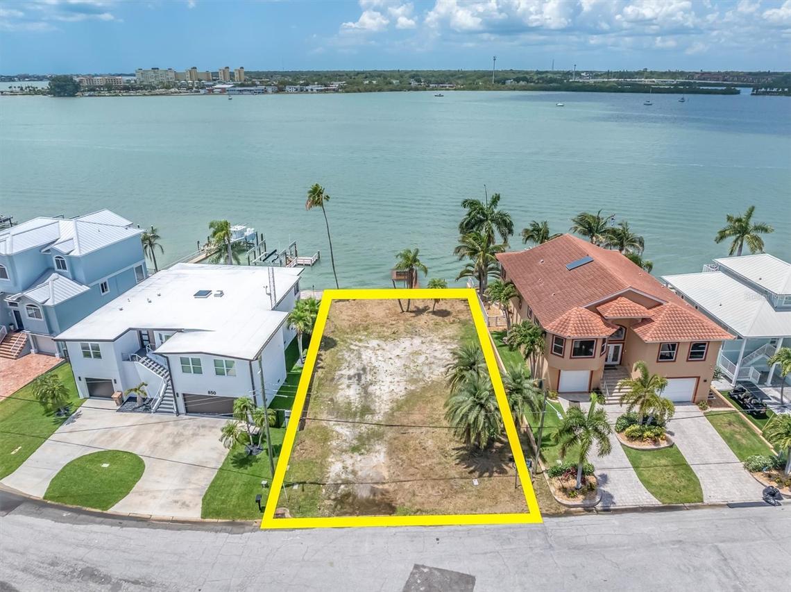 852 Bay Point Dr., Madeira Beach, FL 33708
