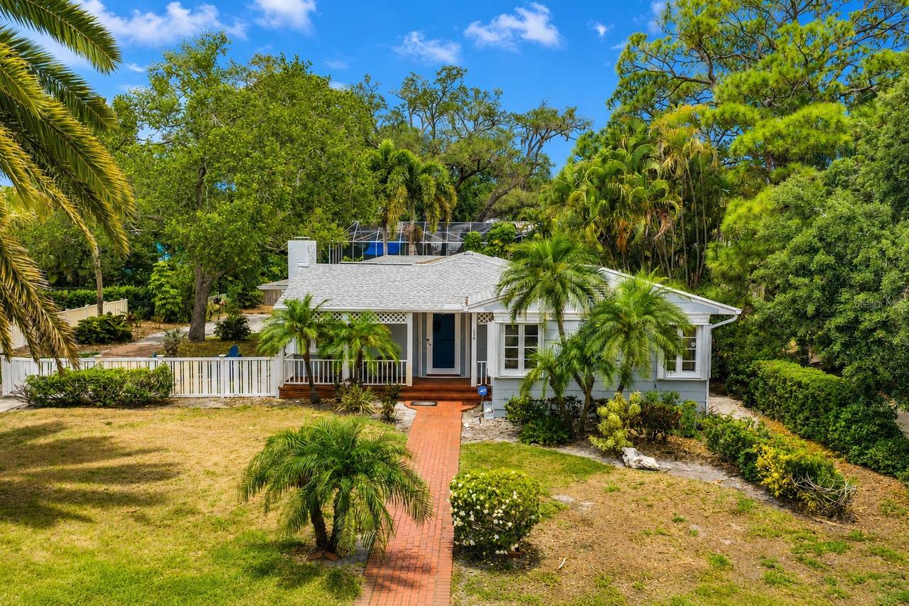 220 Lyndhurst St., Dunedin, FL 34698