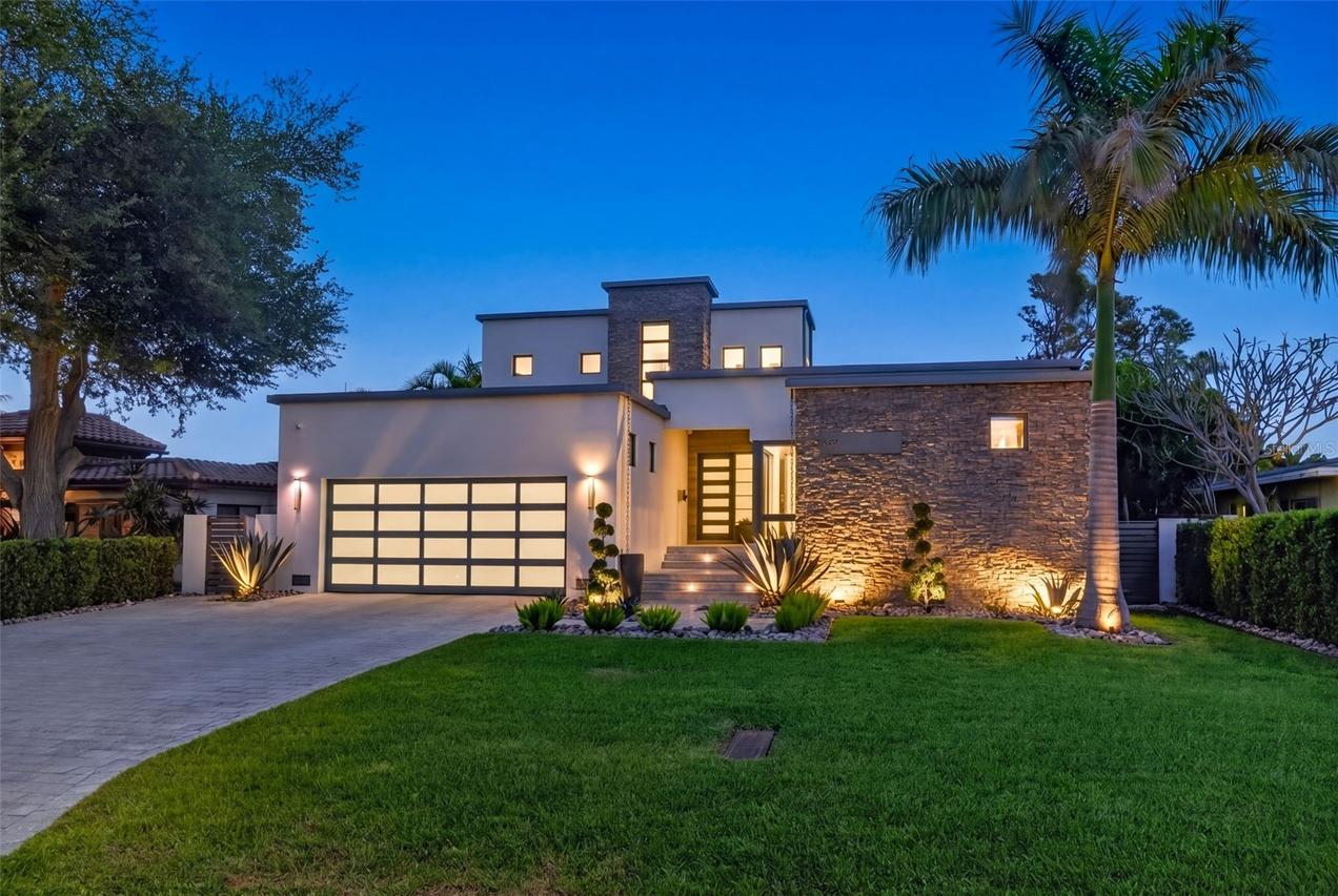 874 Placido Way, St Petersburg, FL 33704
