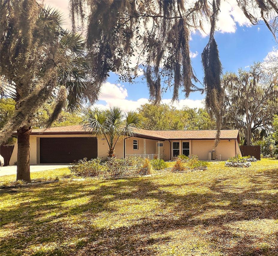 220 NE 11th St., Crystal River, FL 34428