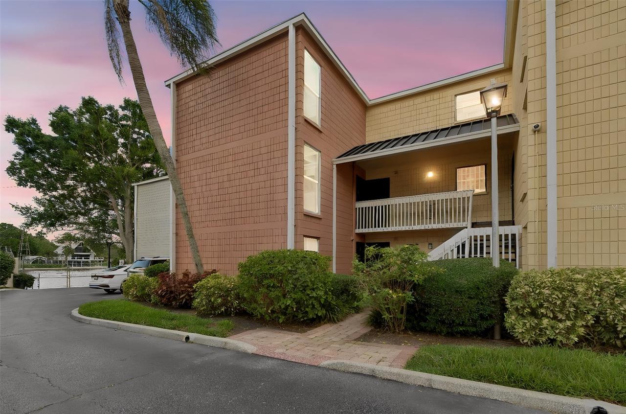 2424 W Tampa Bay Blvd. #I204, Tampa, FL 33607