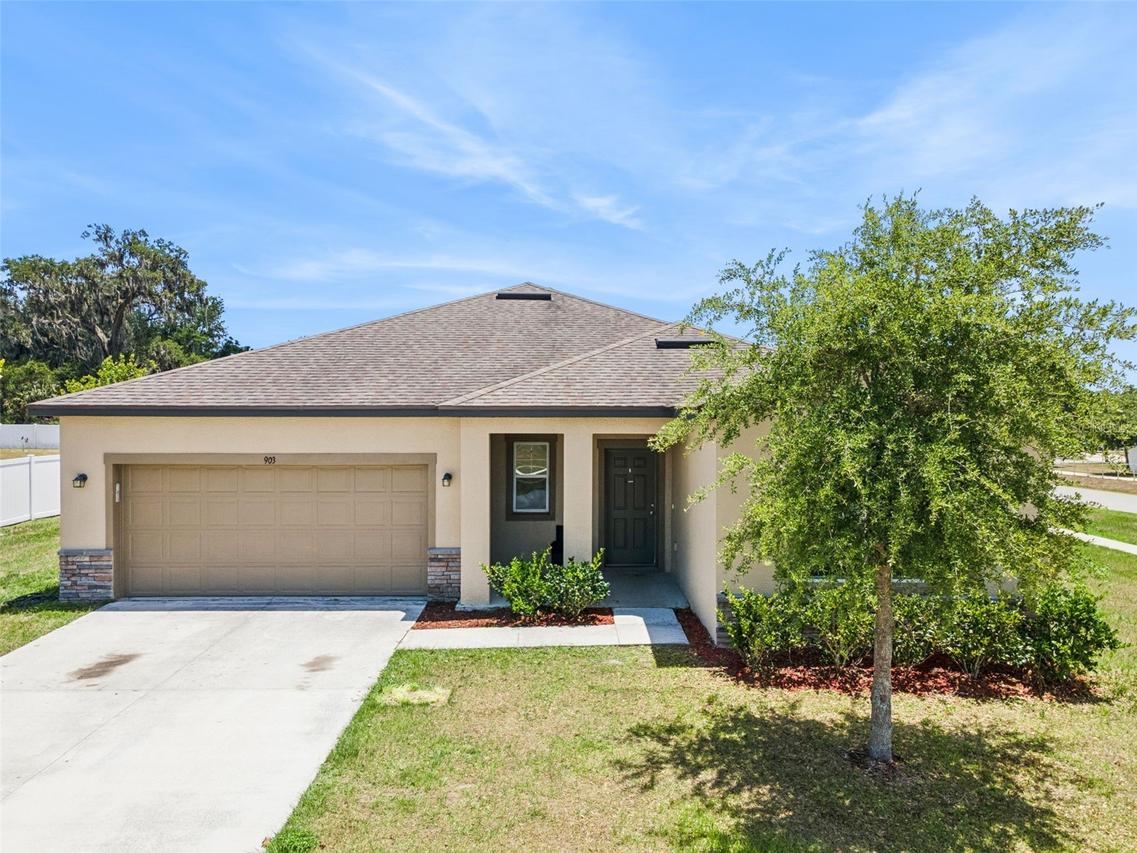 903 Shimmering Oaks Ln., Seffner, FL 33584