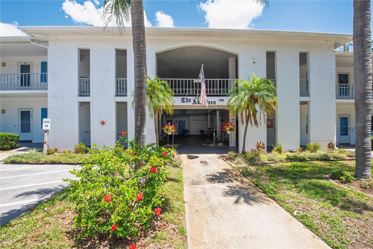 300 Clyde Ln. #104, Dunedin, FL 34698