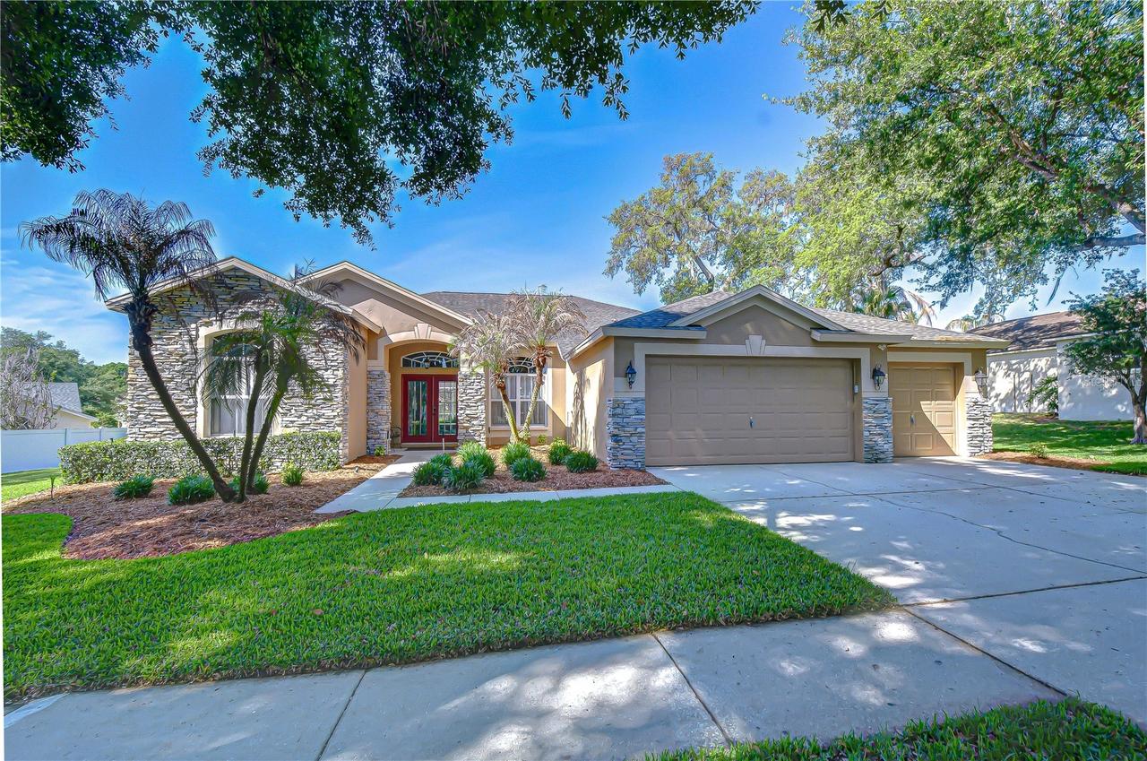 4609 Compass Oaks Dr., Valrico, FL 33596