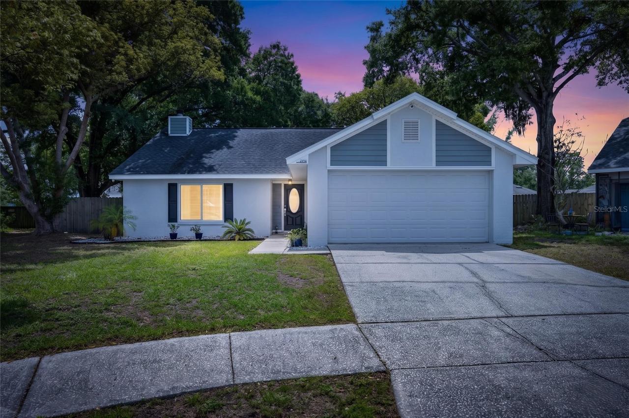 2078 Shadow Pine Dr., Brandon, FL 33511
