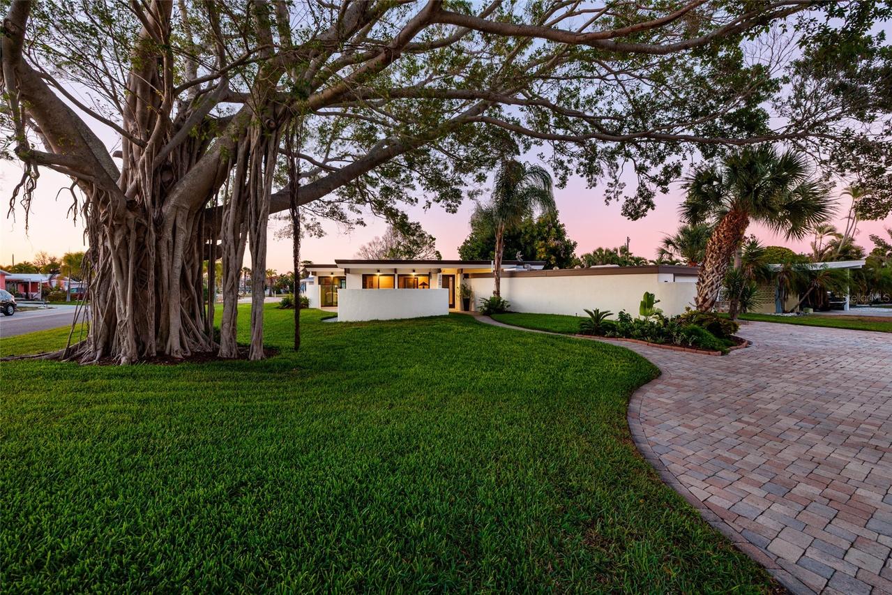 302 41st Ave., St Pete Beach, FL 33706