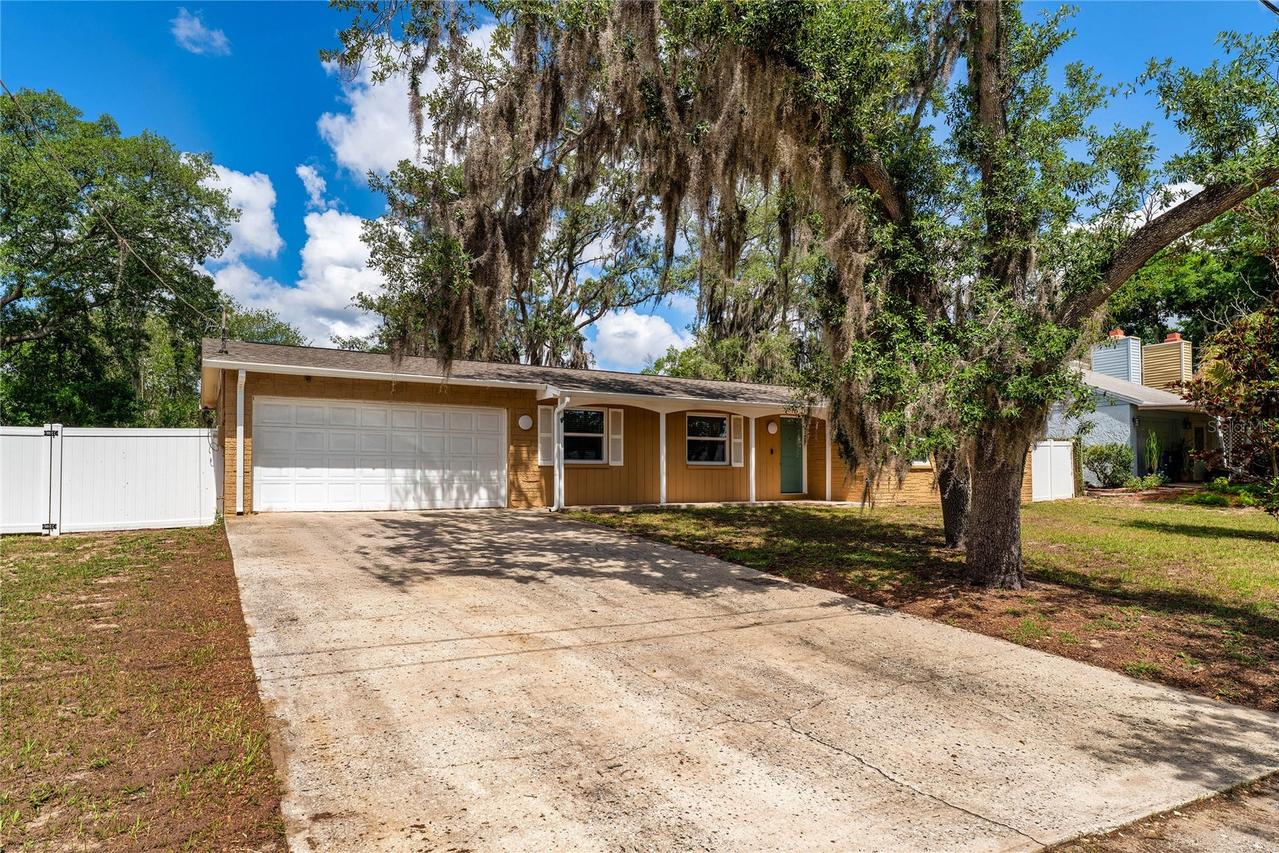 10214 N Woodmere Rd., Tampa, FL 33617