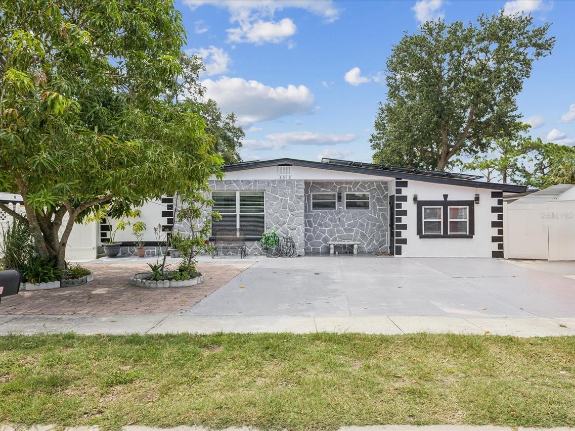 6518 S West Shore Cir., Tampa, FL 33616