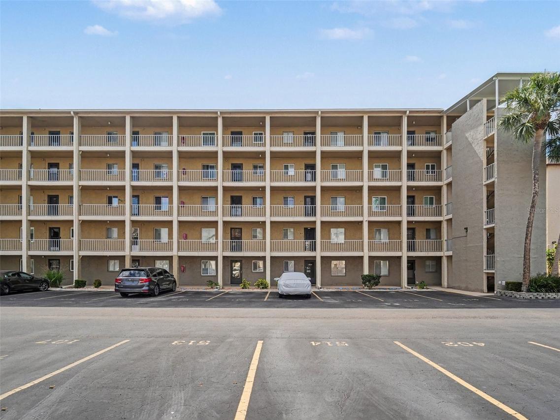 3801 Lake Bayshore Dr. #H413, Bradenton, FL 34205