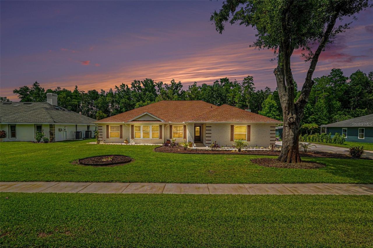 1015 Hastings Ct., Lutz, FL 33548