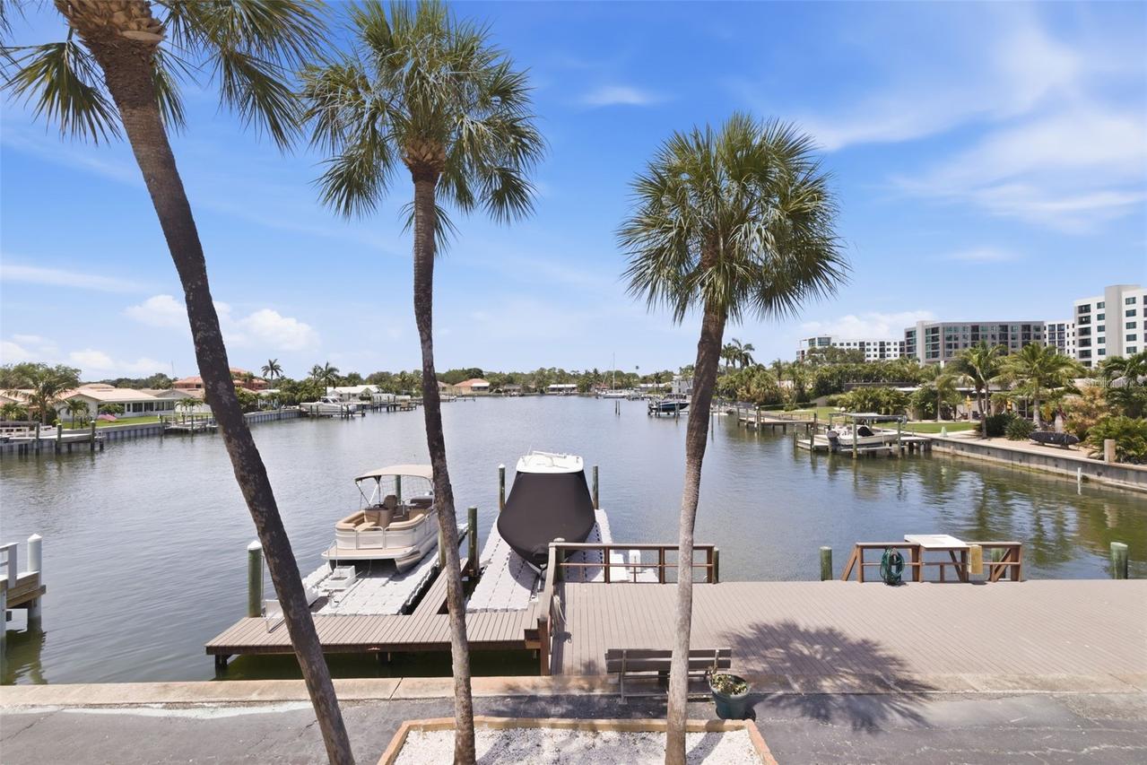 3717 46th Ave. #11, St Petersburg, FL 33711