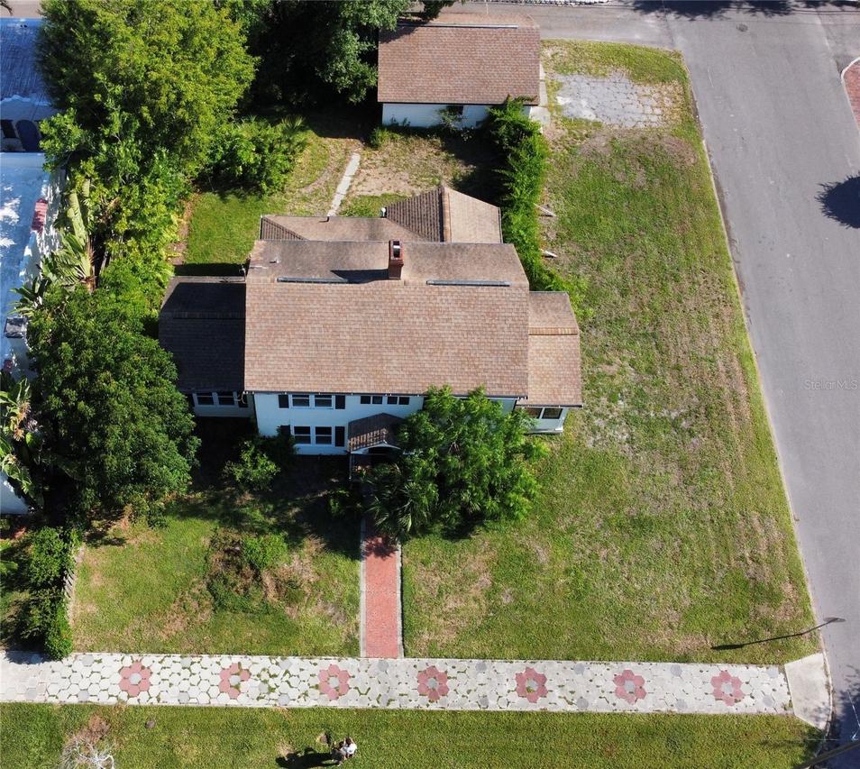 255 19th Ave., St Petersburg, FL 33704