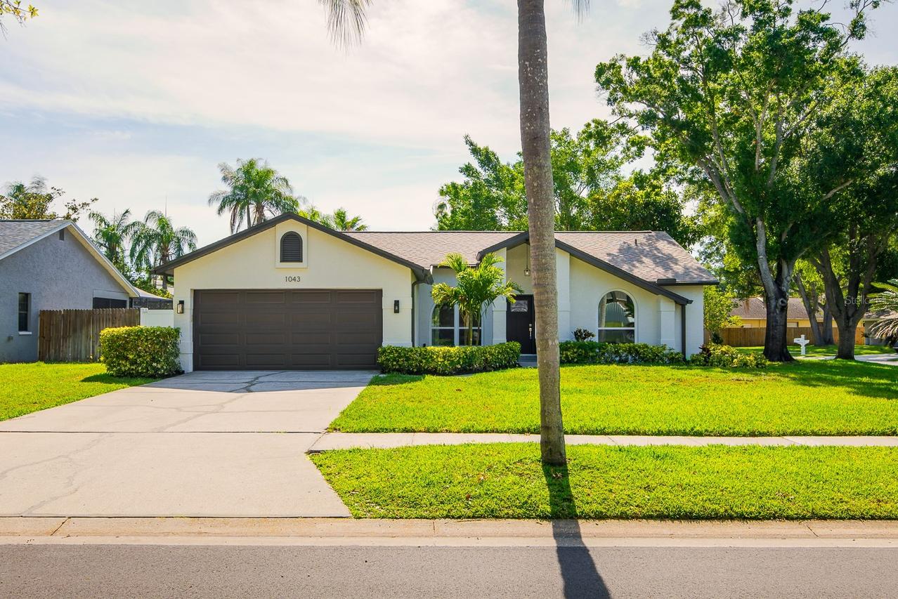 1043 Ridge View Ln., Palm Harbor, FL 34683