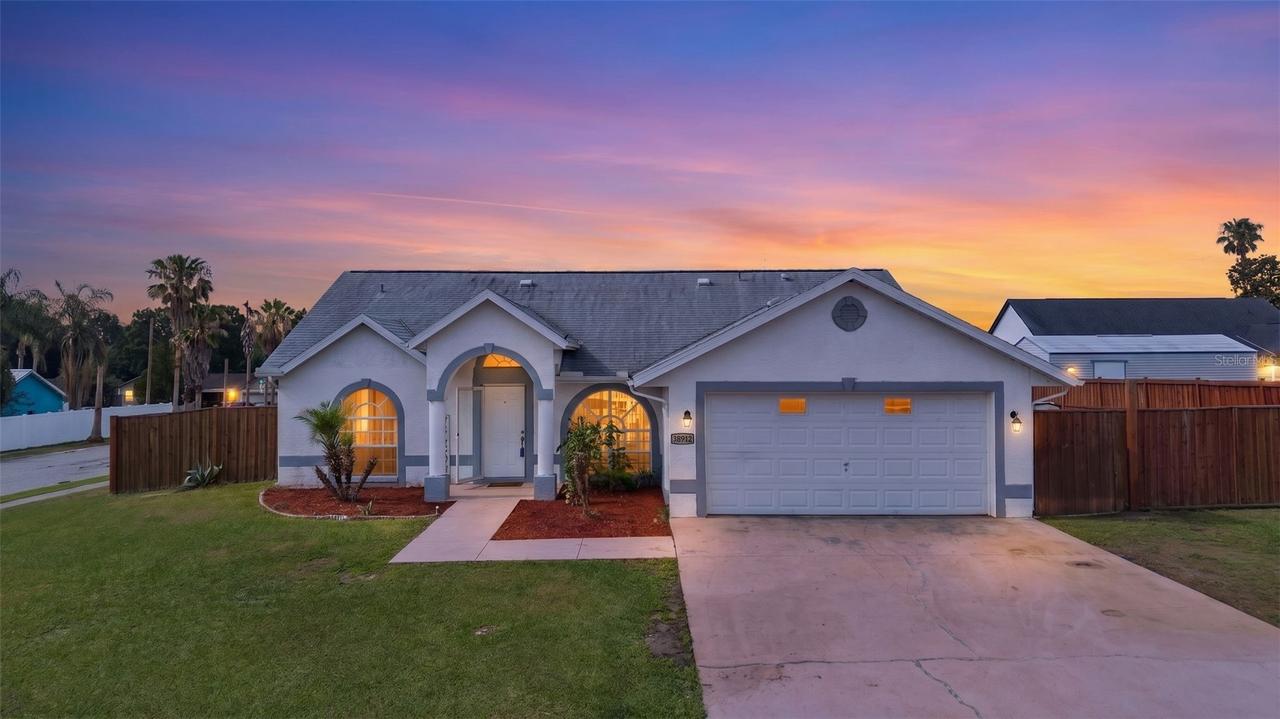 38912 Carr Dr., Zephyrhills, FL 33540