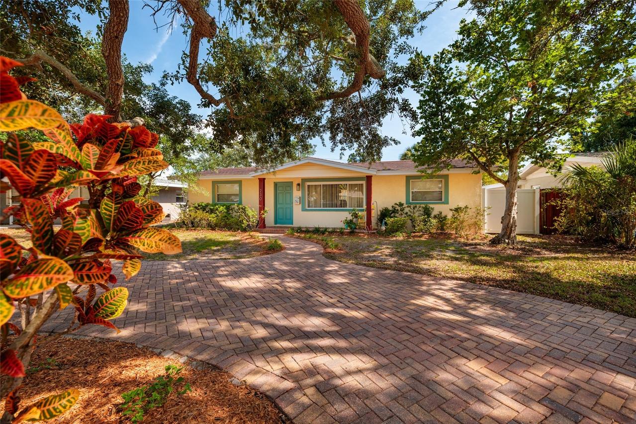 230 43rd Ave., St Petersburg, FL 33703