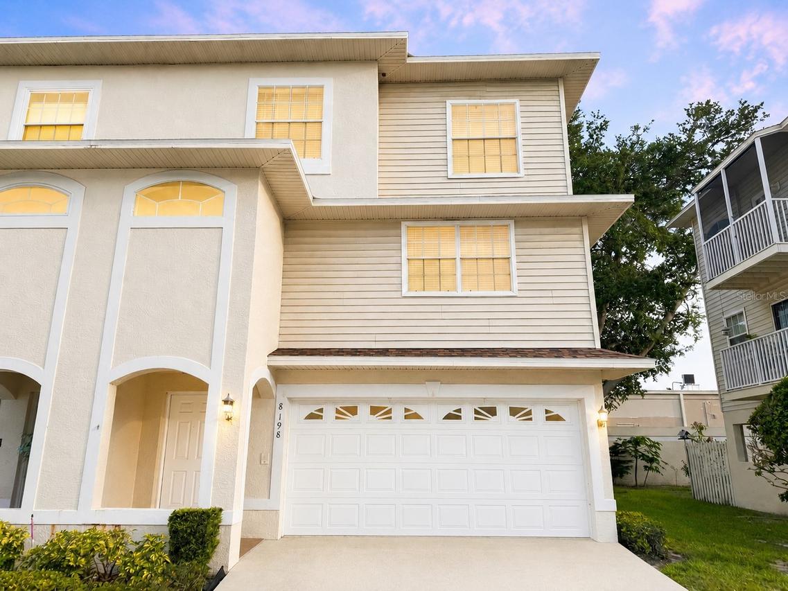 8198 Eagles Park Dr, St Petersburg, FL 33709