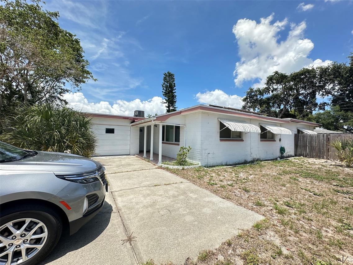 5671 Orange Rd., Seminole, FL 33772