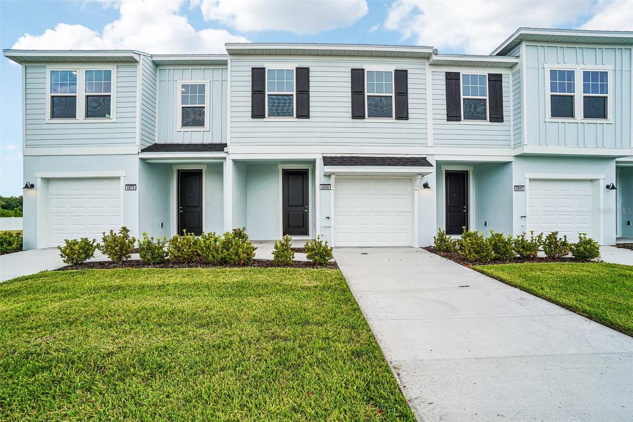 6868 Holcombe Down Dr., Zephyrhills, FL 33541