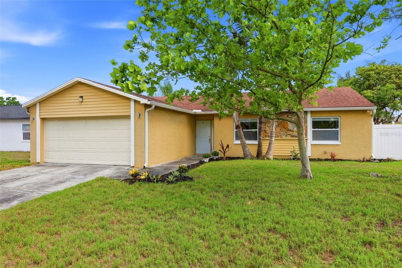 8405 Somerset Dr., Largo, FL 33773