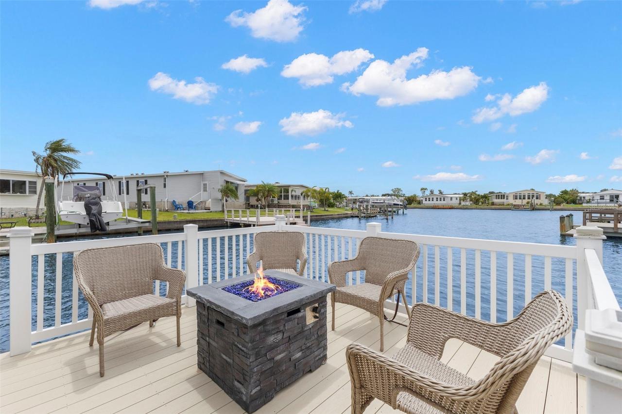 124 Americana Ct. #214, St Petersburg, FL 33702