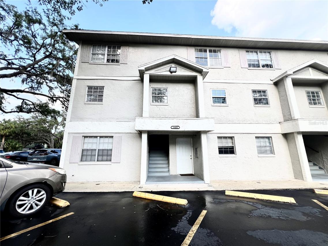 14402 Reuter Strasse Cir. #223, Tampa, FL 33613