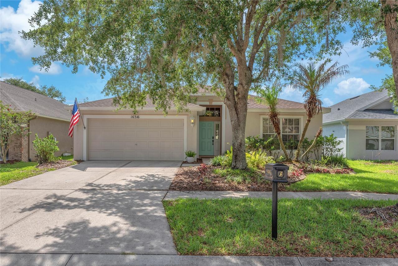16316 Bridgeglade Ln., Lithia, FL 33547