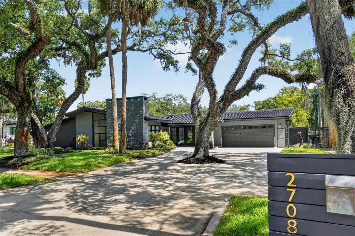 2708 N Dundee St., Tampa, FL 33629