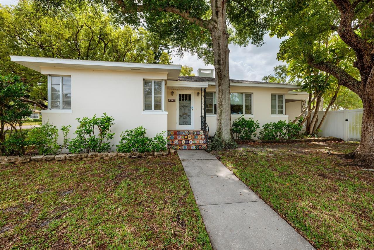 325 Orangeview Ave., Clearwater, FL 33755