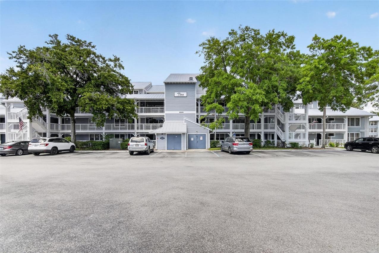 2599 Dolly Bay Dr. #305, Palm Harbor, FL 34684