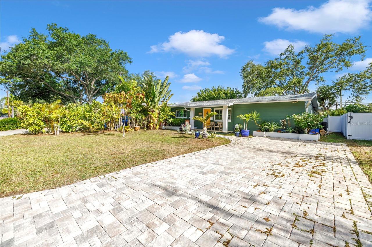263 42nd Ave., St Petersburg, FL 33703