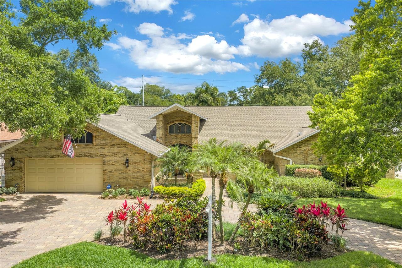 12399 Oaks Ln., Seminole, FL 33772
