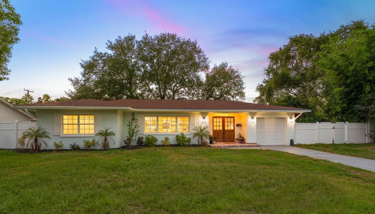 1736 Golf View Dr., Belleair, FL 33756