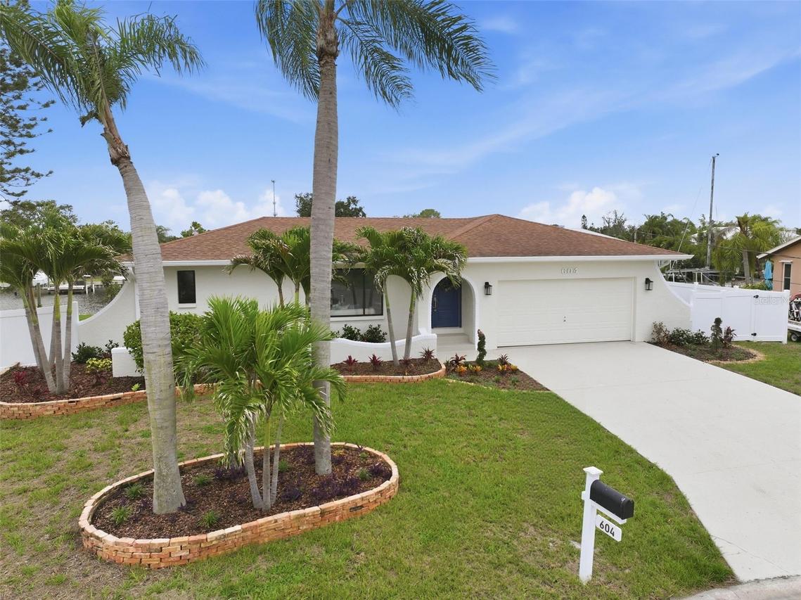 604 Kingston Ct., Apollo Beach, FL 33572
