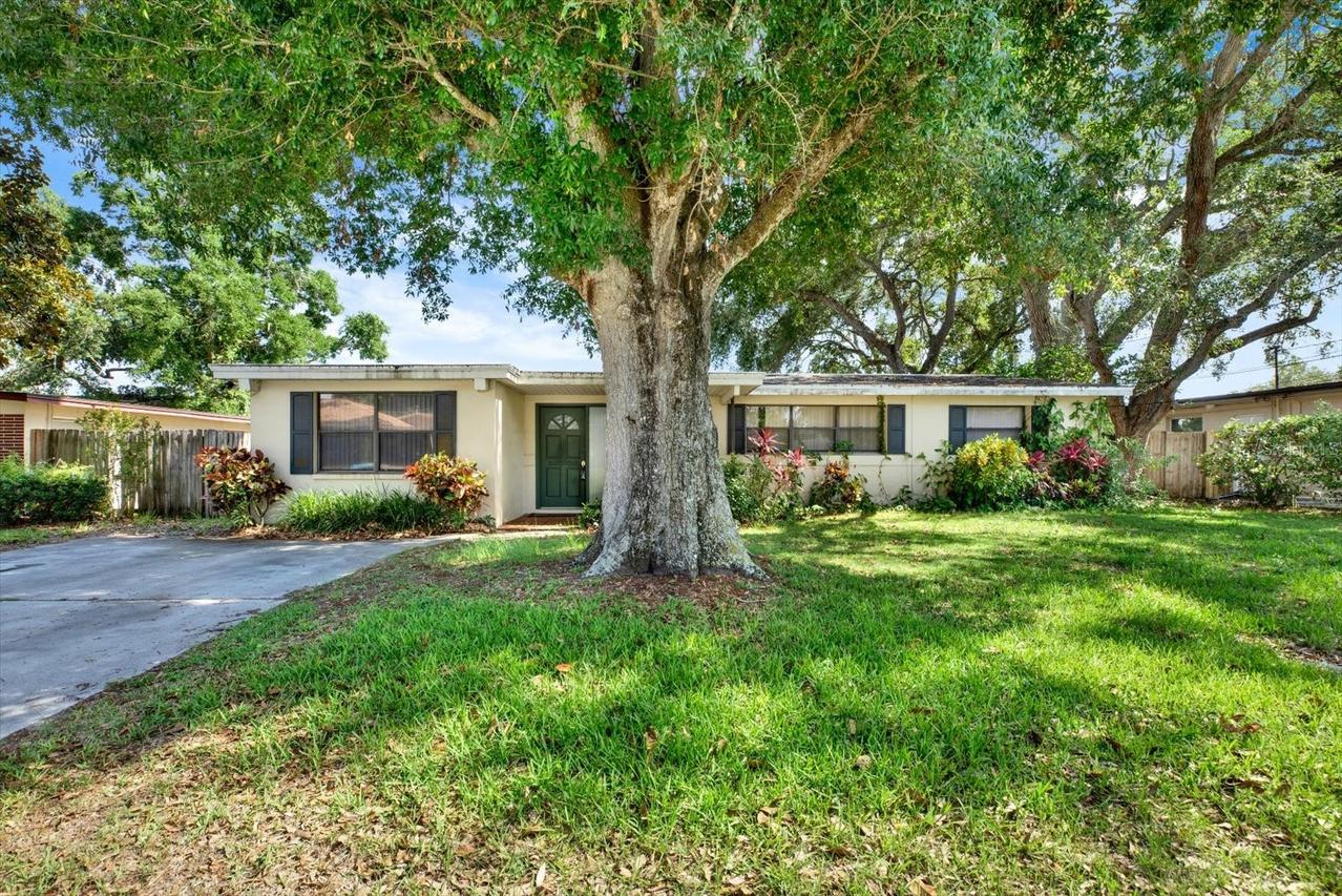 2215 Curtis Dr., Clearwater, FL 33764