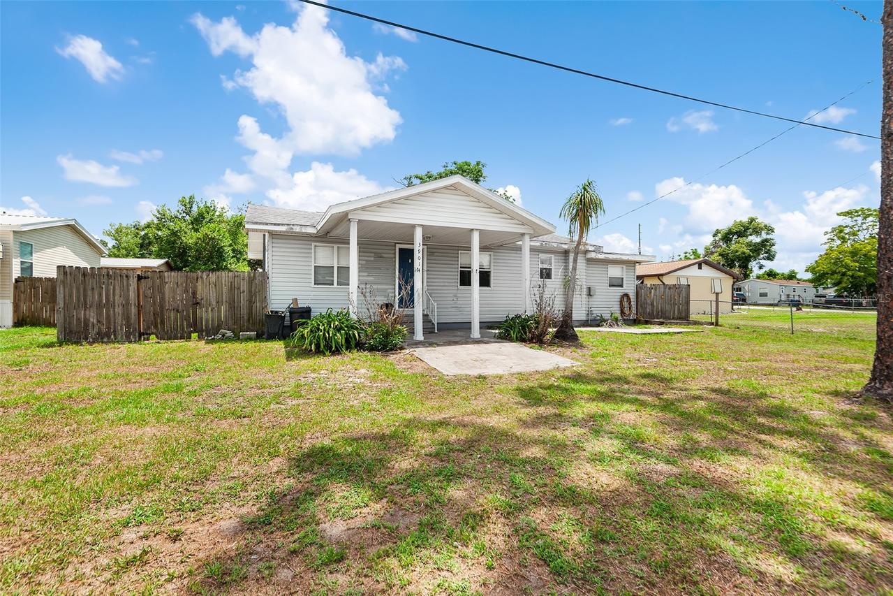 39014 Kirkland Dr., Zephyrhills, FL 33542