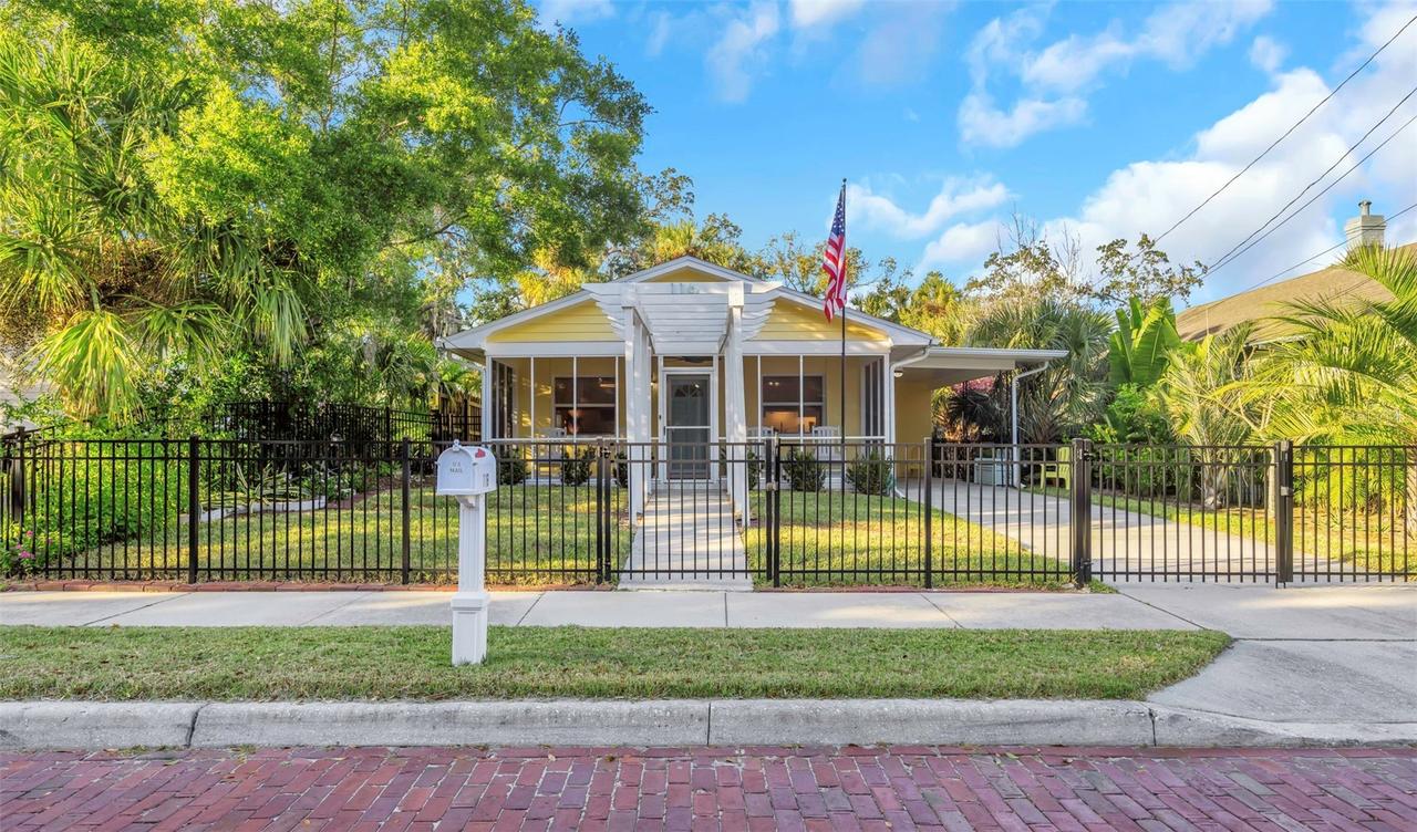 116 Read St., Tarpon Springs, FL 34689