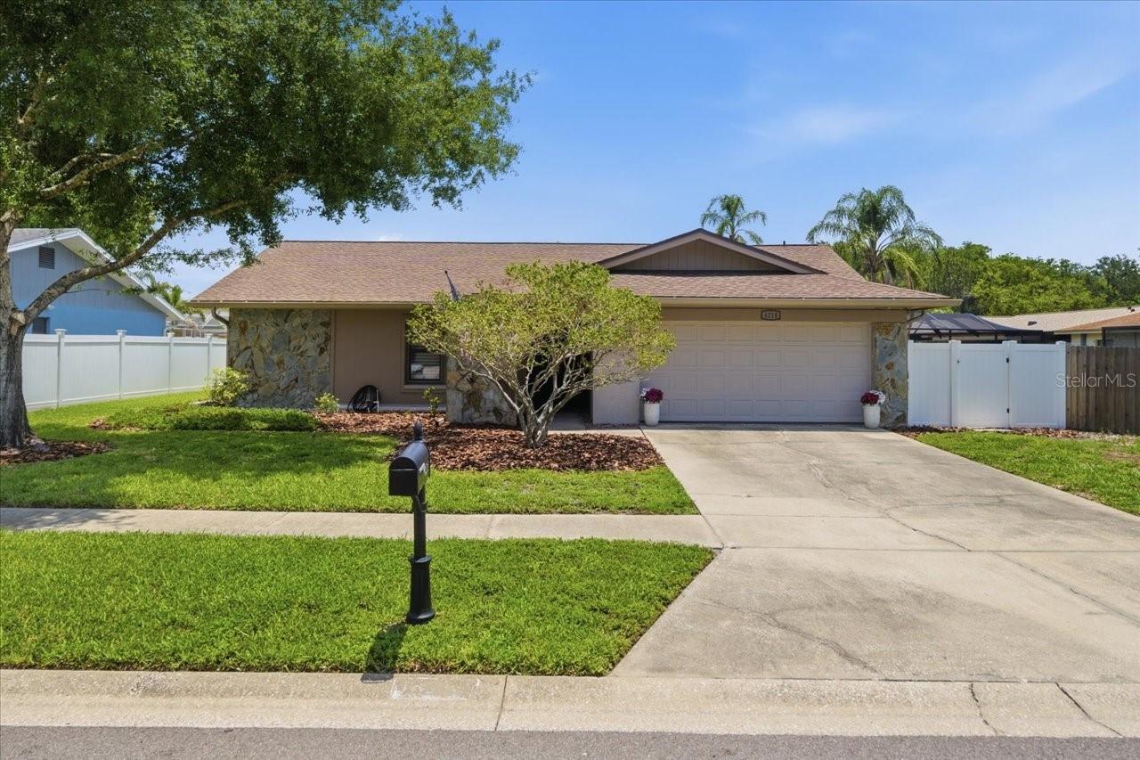 4218 Hollowtrail Dr., Tampa, FL 33624