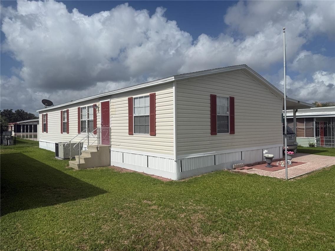 37518 Attica Ave., Zephyrhills, FL 33542